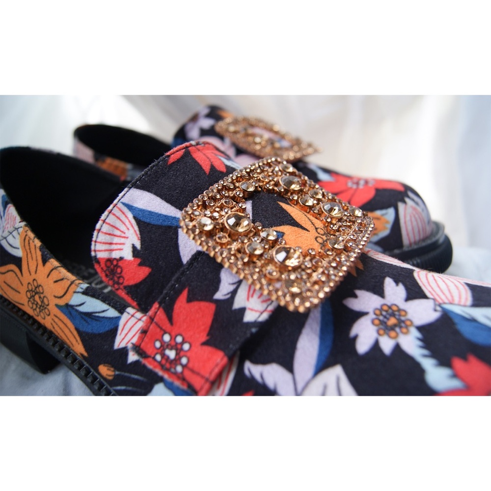 Floral Women's Shoes with Embellished Buckle